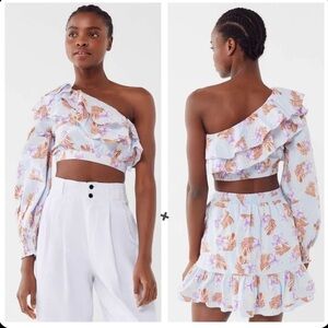 Urban Outfitters Beach Floral Ruffle One Shoulder Crop Top
Skirt Set in Large